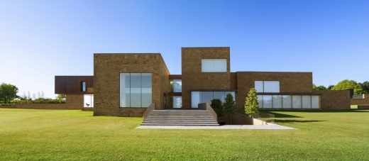 Northamptonshire Private House by James Gorst Architects London