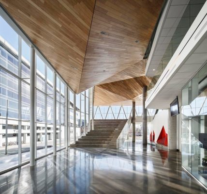 Québec Educational Facility by Menkès Shooner Dagenais LeTourneux Architectes