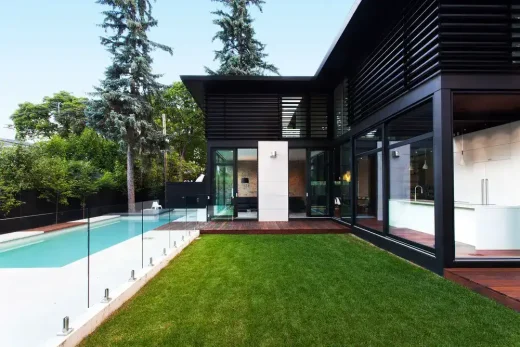 Cut & Cross House Montréal residence