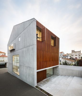 Porto property by AZO. Sequeira Arquitectos Associados Lda