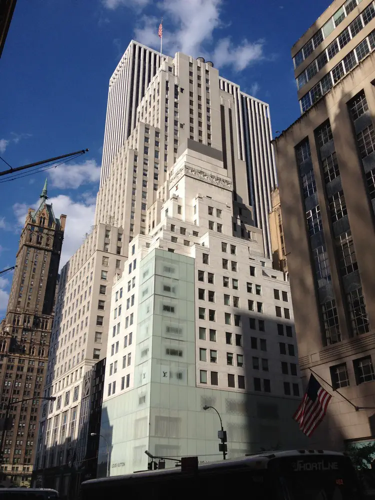 NYC ♥ NYC: Louis Vuitton Flagship Store on Fifth Avenue - November CITY  GUIDE motif