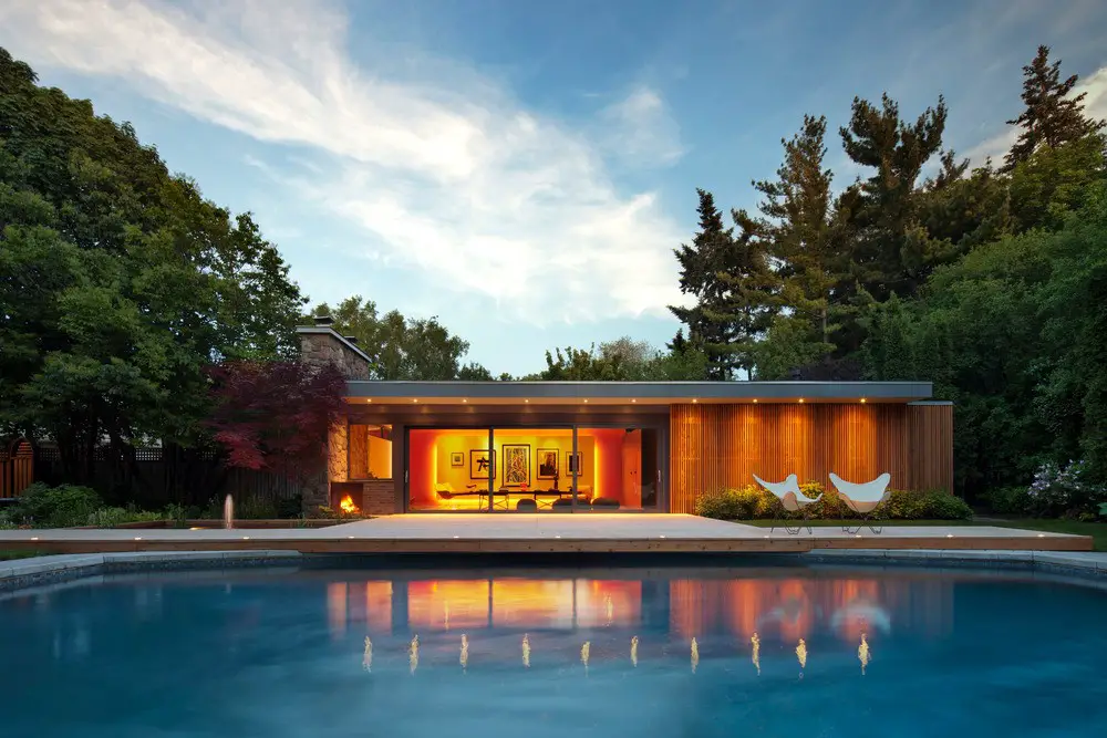 Poolhouse in Toronto property