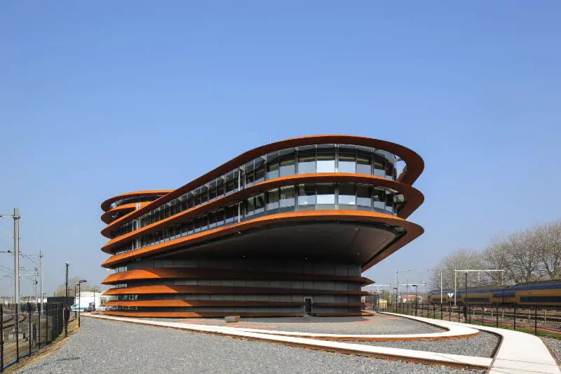 Train Control Centre, Utrecht by de Jong Gortemaker Algra architects and engineers