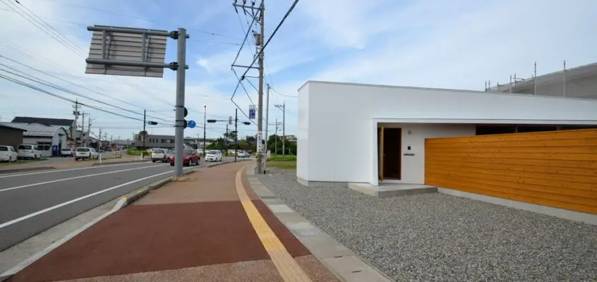 House in Ishikawa Japan by Kelun: Residence