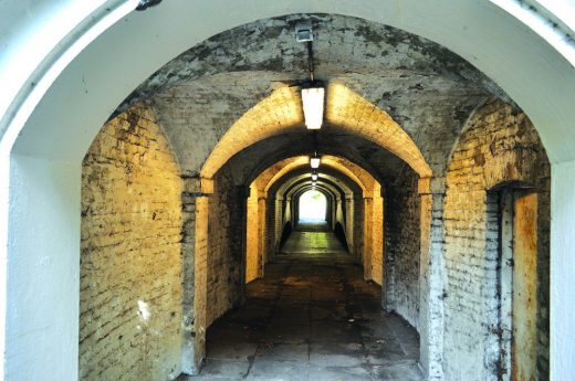 The Park Crescent by Amazon Property - Nursemaid's Tunnel Passageway