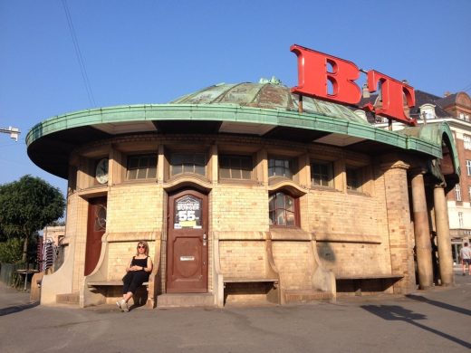 Old building in centre of Trianglen