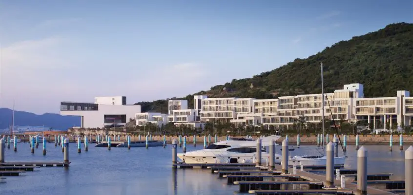 Seven-Star Bay Yacht Club in Shenzhen