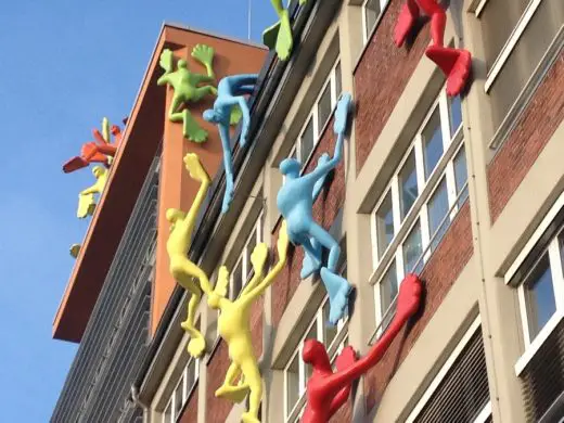 Climbing People Düsseldorf Building