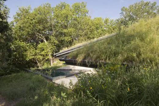 Edgeland Residence in Austin