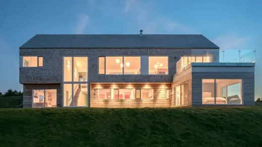 Harbour Heights Residence in Nova Scotia, Canada