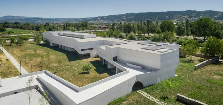 Nadir Afonso Art Museum in Chaves, Building,