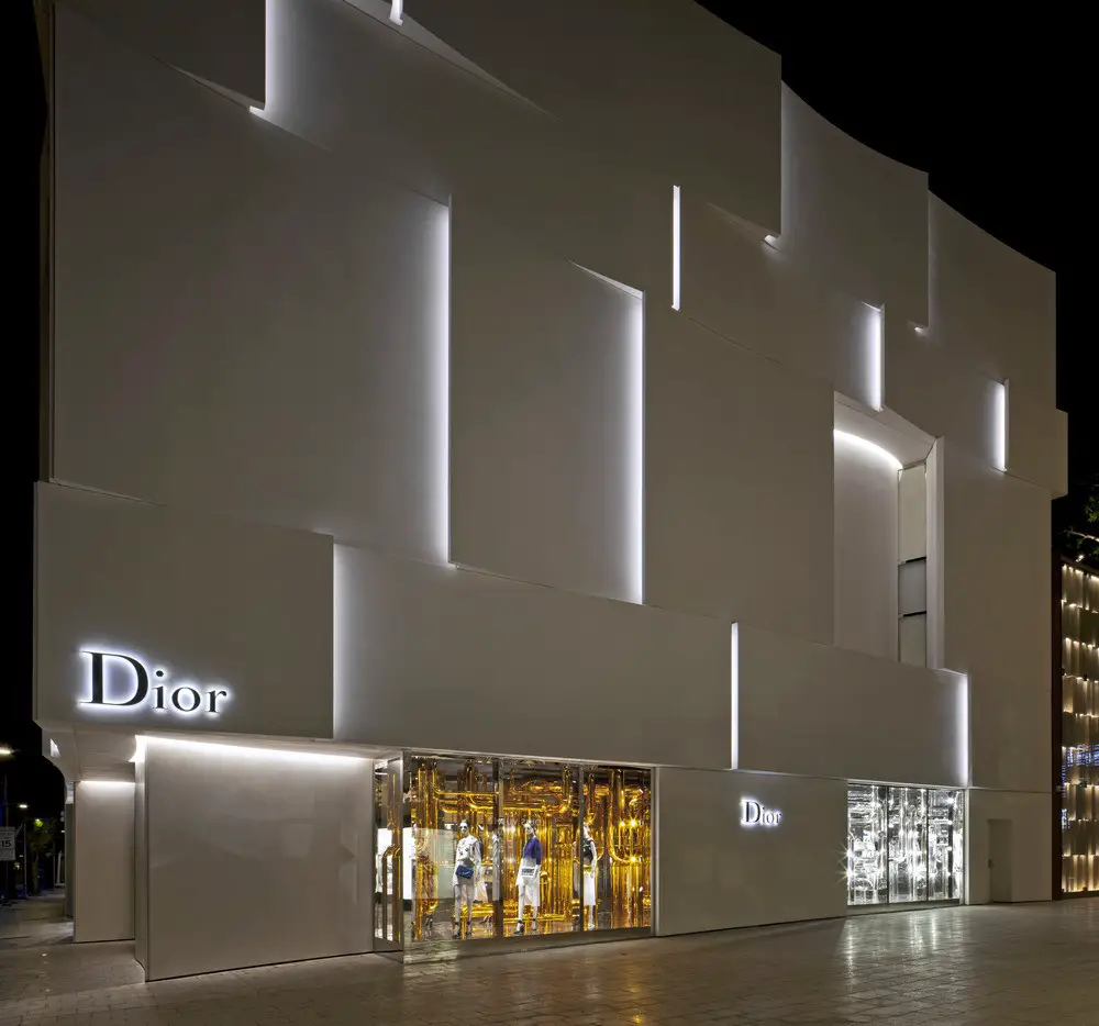 DIOR STORE (©DIOR 2018) NE 39TH STREET PASSAGEWAY (©SB ARCHITECTS 2018) MIAMI  DESIGN DISTRICT MAIMI FLORIDA USA Stock Photo - Alamy