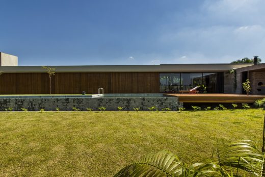 Brazilian residence by mf+arquitetos