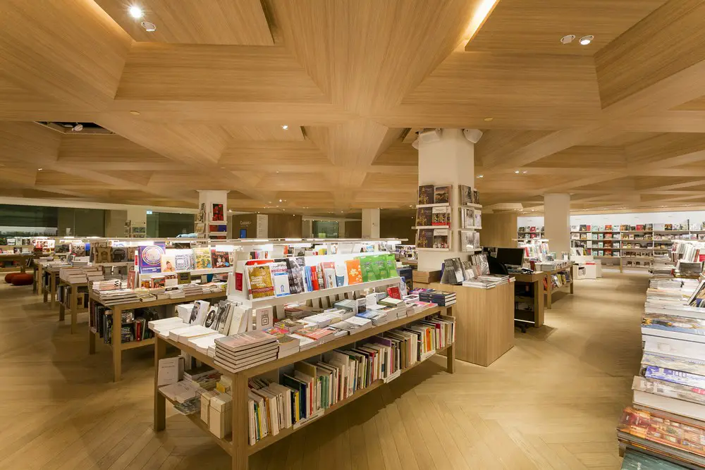 mus e du Louvre bookstore giftshop e architect