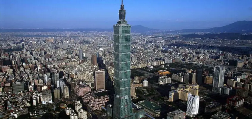 Taipei 101: Taiwan Skyscraper Building