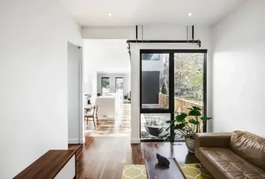 Coach House in Toronto property