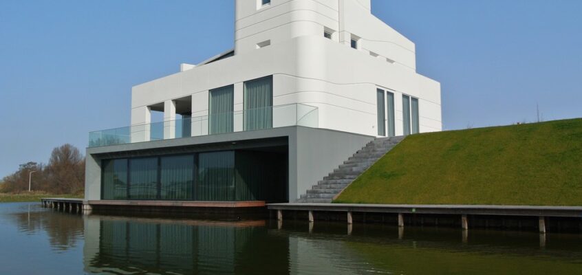 Waterfront Villa in Westland Property