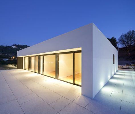 Modern property in Portugal design by AZO. Sequeira Arquitectos