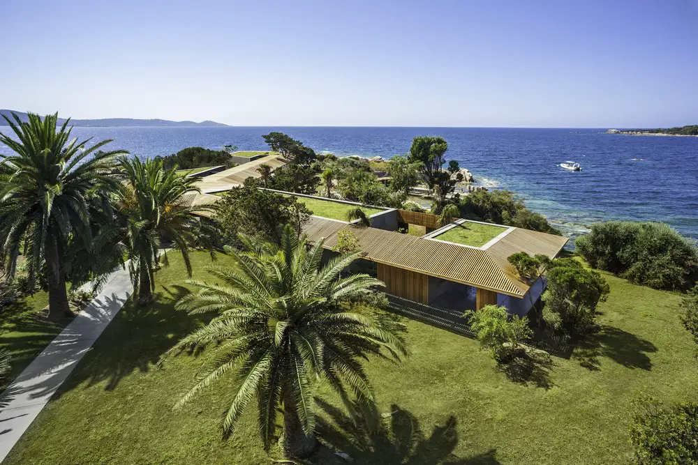 House H2 Corsica