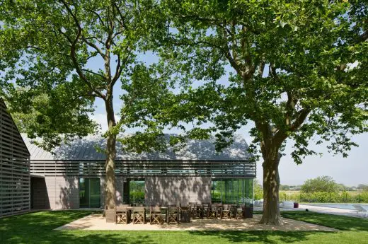 Guest House in Wainscott, The Hamptons | www.e-architect.com