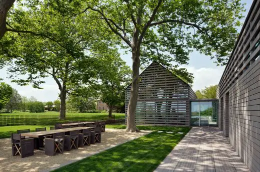 Guest House in Wainscott, The Hamptons | www.e-architect.com