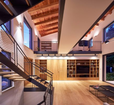 Neve Monson Home