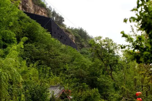 Experimental Structure of the Conservational Architecture of Gianfoya Cliff Inscriptions