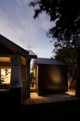 Glass Link House in Melbourne