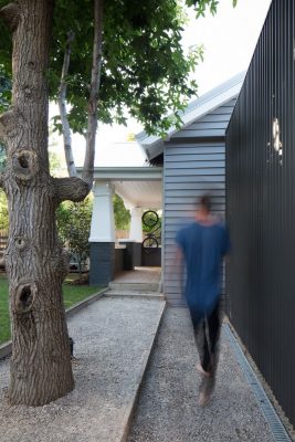 Glass Link House in Melbourne