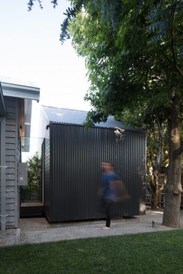 Glass Link House in Melbourne