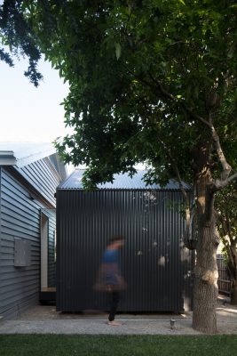 Glass Link House in Melbourne