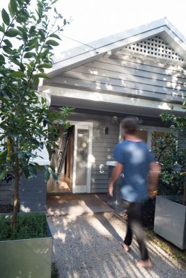 Glass Link House in Melbourne