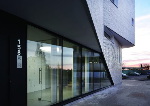 NAVEZ Brussels Building by MSA/V+ Architects | www.e-architect.com