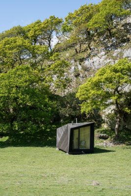 Arthur’s Cave Pop-up Hotel Cabin at Castell y Bere | www.e-architect.com