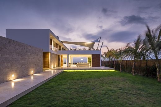 Puerto Cayo House design by Gabriel Rivera Arquitecto