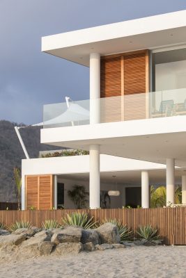 Puerto Cayo House Ecuador home design