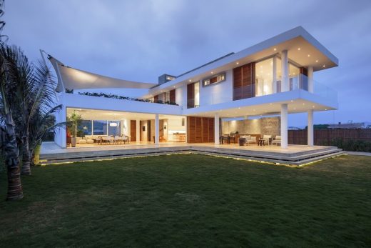 Puerto Cayo House by Gabriel Rivera Arquitecto