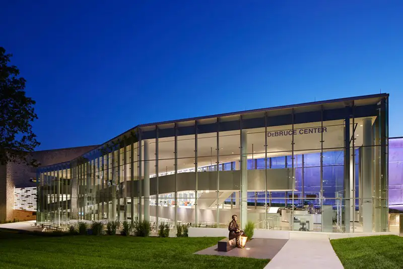 DeBruce Center at the University of Kansas Building | www.e-architect.com