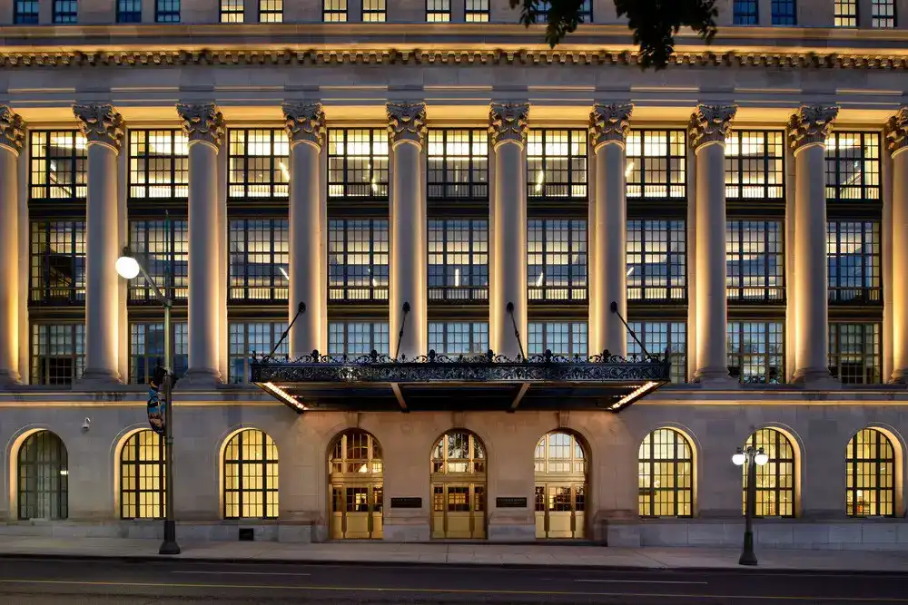Lighting Up 180 Wellington Building in Ottawa