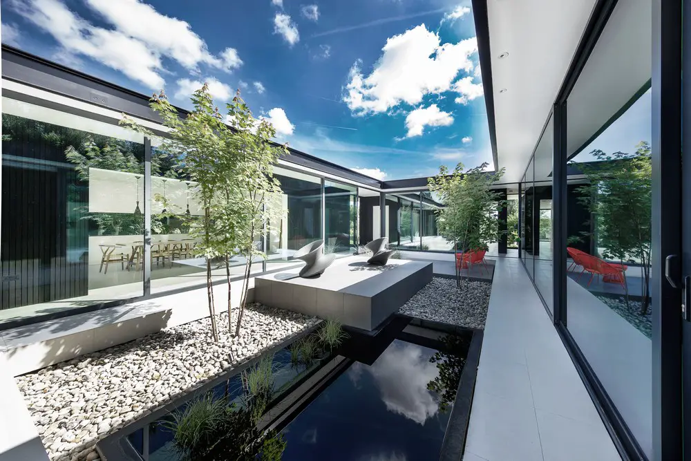 Black House in Kent courtyard