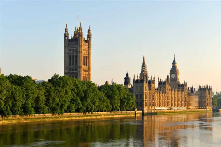 Houses of Parliament London Building from River Thames | www.e-architect.com