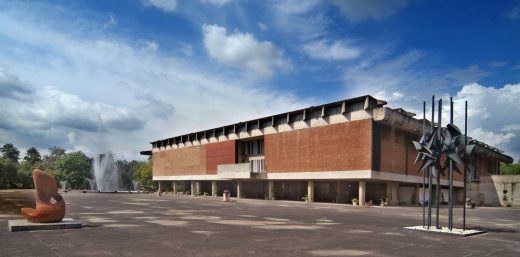 Forecourt of the Government Museum and Art Gallery