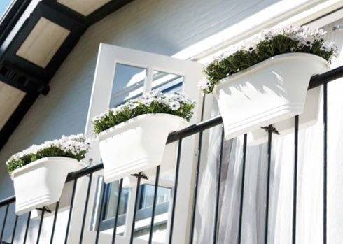 Balcony rail planters