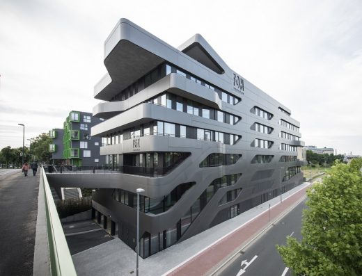 FOM University Düsseldorf Building exterior