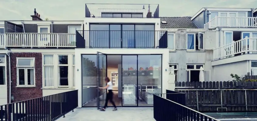Townhouse on Sumatrastraat, Den Haag building