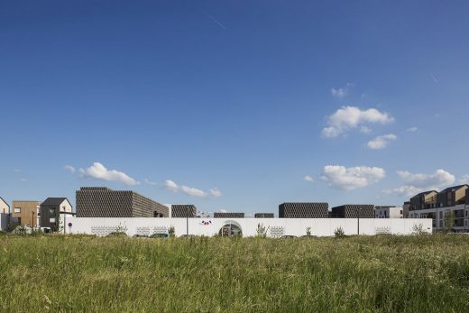 Ecole louis De vion Montévrain school building in France