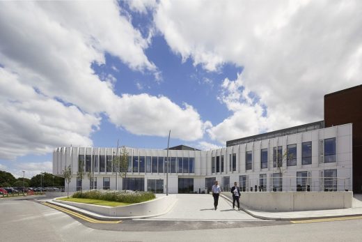 NGS Macmillan Unit in Chesterfield by Manser Practice Architects London