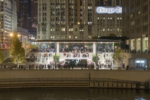 Apple on Michigan Avenue