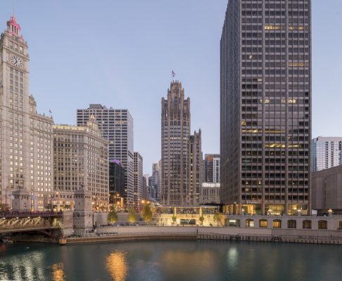 Apple on Michigan Avenue