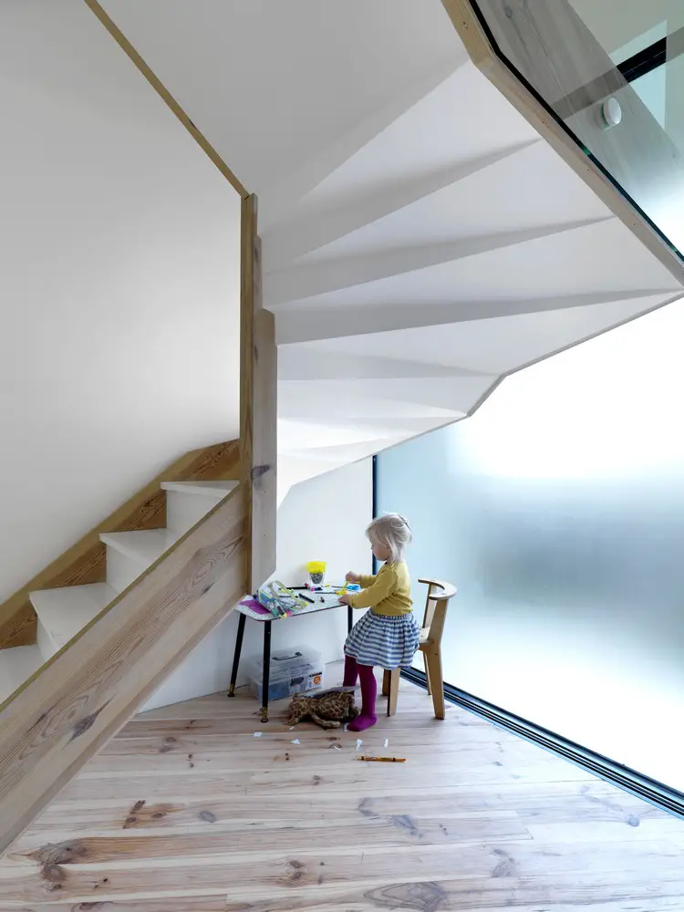 How to Make an Impact with a Contemporary Staircase